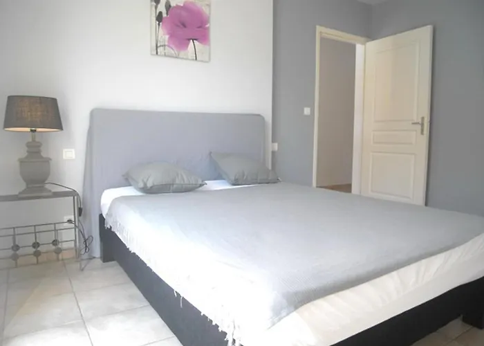 Avec Piscine Privee, Climatisation Et Jardin Clos - - Fr-1-776-67 *
